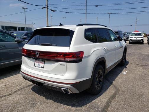 2025 Volkswagen Atlas 2.0T Peak Edition