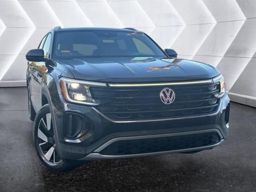 2024 Volkswagen Atlas Cross Sport 2.0T SE w/Technology 4MOTION
