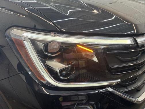 2024 Volkswagen Atlas Cross Sport 2.0T SE w/Technology 4MOTION