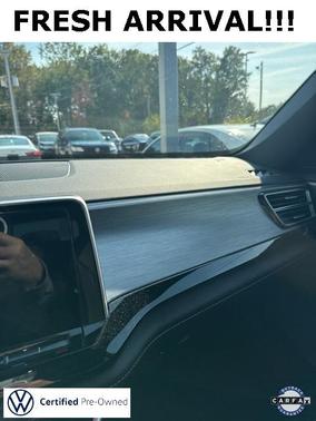 2024 Volkswagen Atlas Cross Sport 2.0T SE w/Technology 4MOTION