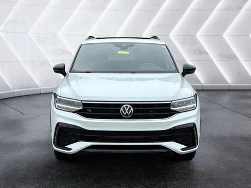 2022 Volkswagen Tiguan 2.0T SE R-Line Black 4MOTION
