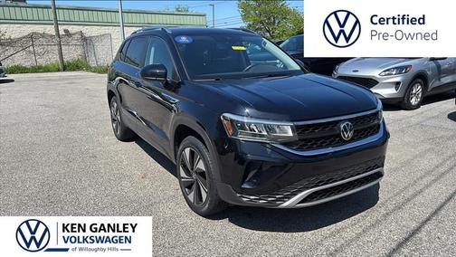 Deep Black Pearl Effect 2024 Volkswagen Taos 1.5T SE