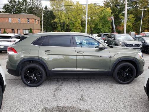 2026 Volkswagen Atlas Cross Sport 2.0T SE w/Technology 4MOTION