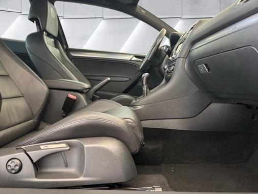 2012 Volkswagen Golf R 4-Door w/DCC & Navigation