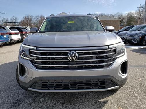 2025 Volkswagen Atlas 2.0T SE w/Technology 4MOTION