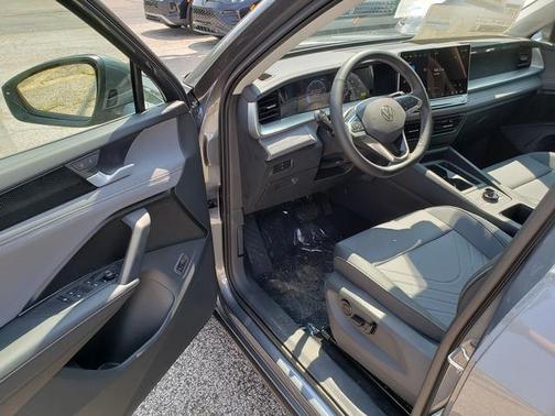 2025 Volkswagen Tiguan 2.0T SE 4MOTION