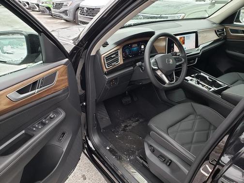 2026 Volkswagen Atlas 2.0T SE w/Technology 4MOTION