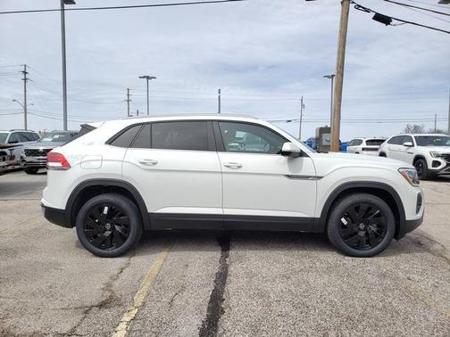 2025 Volkswagen Atlas Cross Sport 2.0T SE w/Technology 4MOTION