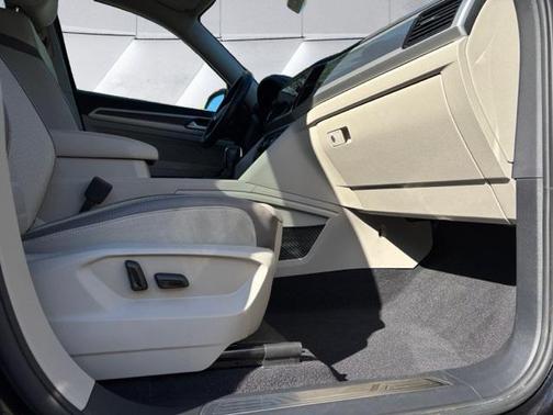 2022 Volkswagen Atlas 3.6L SEL Premium