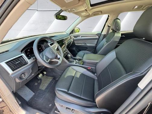 2023 Volkswagen Atlas 3.6L SE w/Technology