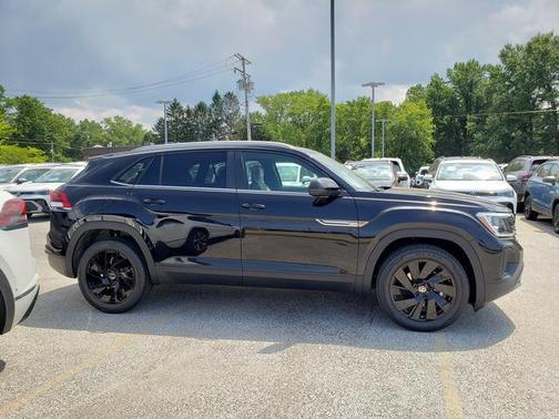 2025 Volkswagen Atlas Cross Sport 2.0T SE w/Technology 4MOTION