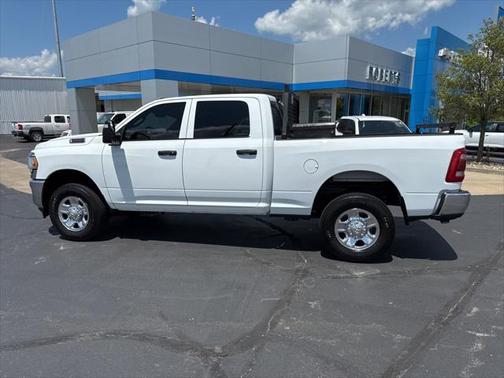 2023 RAM 2500 Tradesman Crew Cab 4x4 6'4' Box