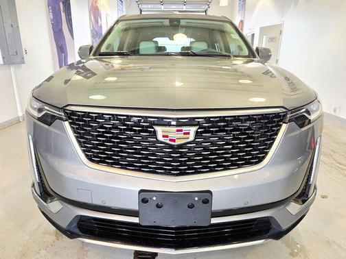Argent Silver Metallic 2025 Cadillac XT6 Premium Luxury FWD