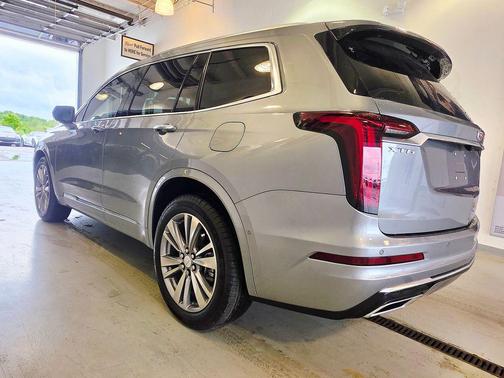 Argent Silver Metallic 2025 Cadillac XT6 Premium Luxury FWD