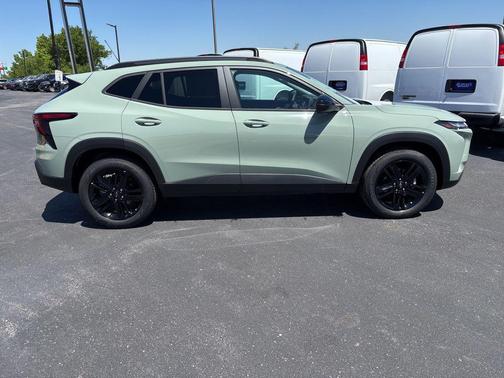 Cacti Green 2026 Chevrolet Trax FWD ACTIV