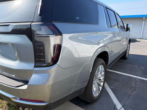 2025 Chevrolet Suburban Premier