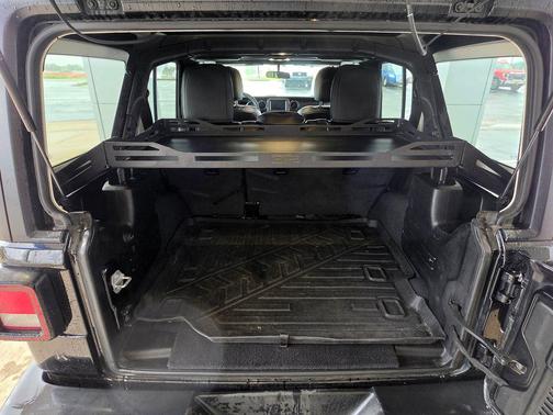 Black Clearcoat 2022 Jeep Wrangler Unlimited Sport Altitude