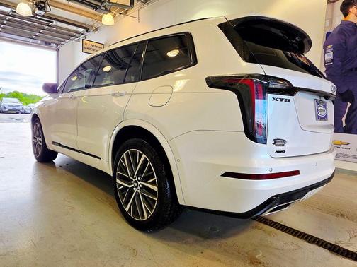 Crystal White Tricoat 2023 Cadillac XT6 Sport AWD