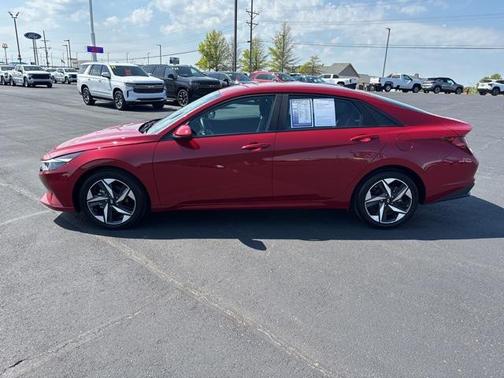 2023 Hyundai ELANTRA SEL