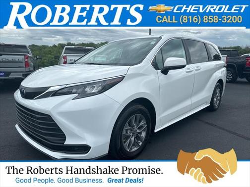2025 Toyota Sienna LE