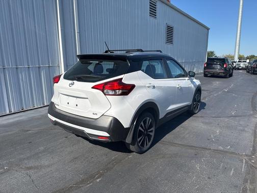 2019 Nissan Kicks SR
