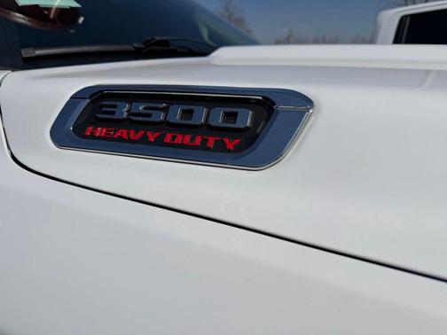 2020 RAM 3500 Big Horn Crew Cab 4x4 8' Box