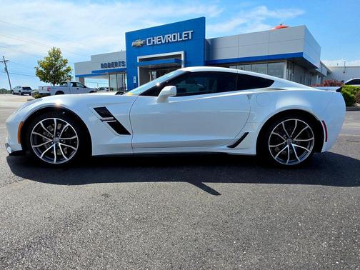 Arctic White 2018 Chevrolet Corvette Grand Sport