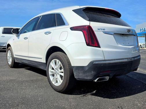 Crystal White Tricoat 2022 Cadillac XT5 Luxury