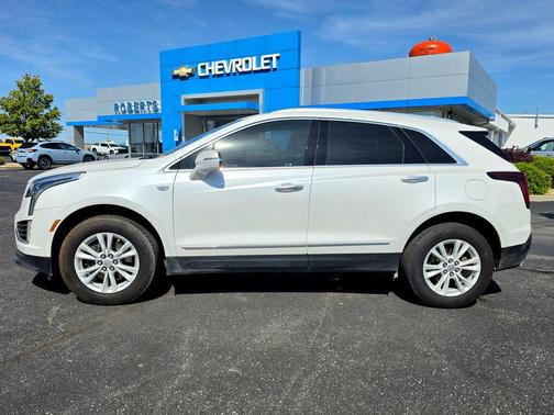 Crystal White Tricoat 2022 Cadillac XT5 Luxury