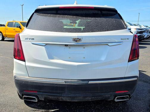 Crystal White Tricoat 2022 Cadillac XT5 Luxury