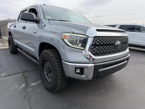 2018 Toyota Tundra SR5