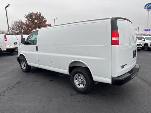 Summit White 2025 Chevrolet Express 2500 Work Van