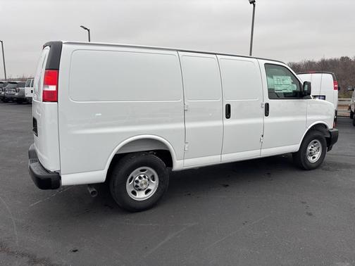 2025 Chevrolet Express 2500 RWD 2500 Regular Wheelbase WT