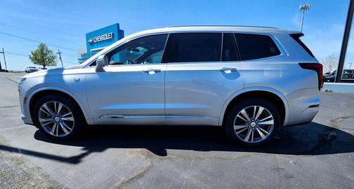 Radiant Silver Metallic 2020 Cadillac XT6 Premium Luxury AWD