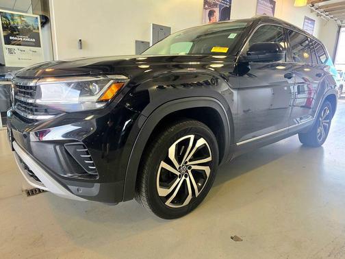 Deep Black Pearl 2021 Volkswagen Atlas 3.6L SEL Premium