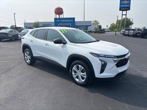 2025 Chevrolet Trax LS