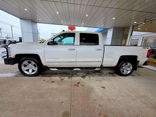 Iridescent Pearl Tricoat 2018 Chevrolet Silverado 1500 LTZ