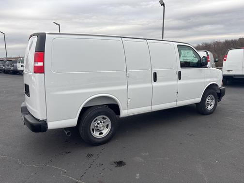 2025 Chevrolet Express 2500 RWD 2500 Regular Wheelbase WT