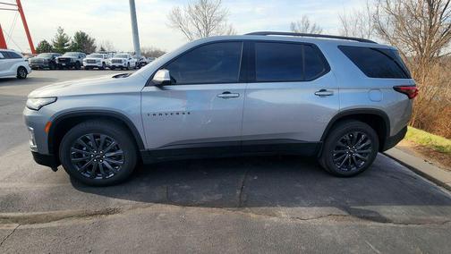 Sterling Gray Metallic 2023 Chevrolet Traverse RS