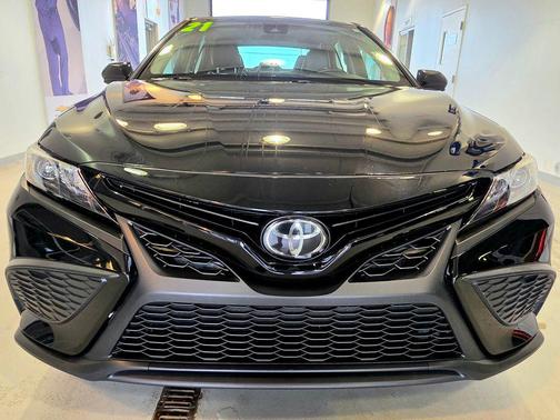 Midnight Black Metallic 2021 Toyota Camry SE