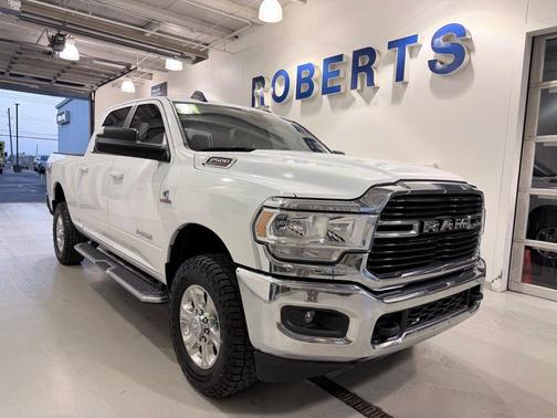 Bright White Clearcoat 2021 RAM 2500 Big Horn Crew Cab 4x4 6'4' Box
