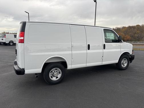 2025 Chevrolet Express 2500 RWD 2500 Regular Wheelbase WT