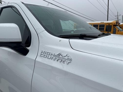 2022 Chevrolet Tahoe 4WD High Country