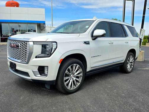 White Frost Tricoat 2021 GMC Yukon Denali