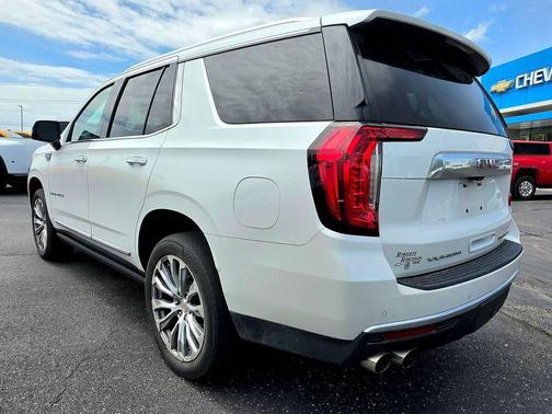 White Frost Tricoat 2021 GMC Yukon Denali