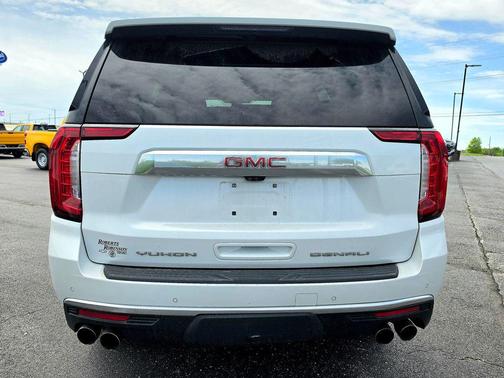 White Frost Tricoat 2021 GMC Yukon Denali