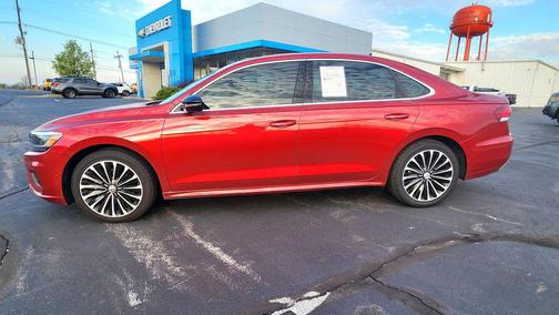 Aurora Red Metallic 2022 Volkswagen Passat 2.0T Limited Edition