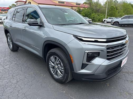 Sterling Gray Metallic 2026 Chevrolet Traverse LT