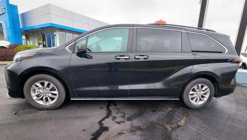 2024 Toyota Sienna XLE
