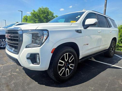 Summit White 2022 GMC Yukon 4WD AT4